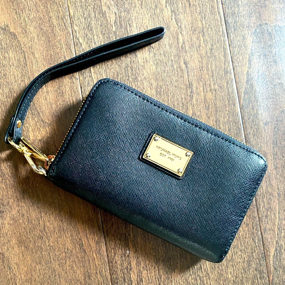 Michael Kors wallet/wristlet